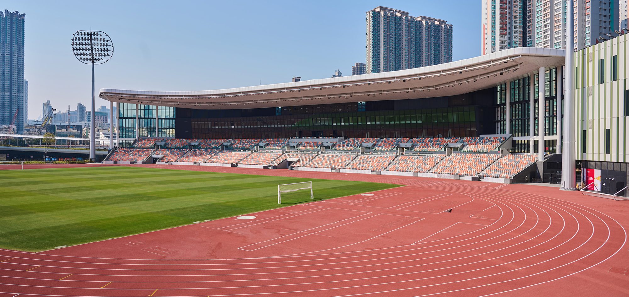 篮球勇士球员训练营表现亮眼