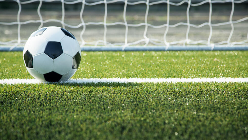 拜仁莱万多夫斯基连续两场梅开二度